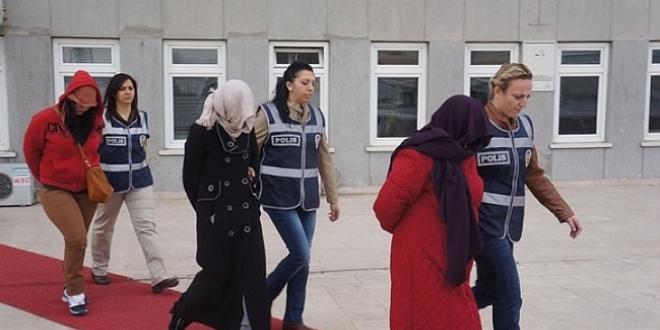 FETÖ'den adliyeye sevk edilen 5 kadın serbest bırakıldı