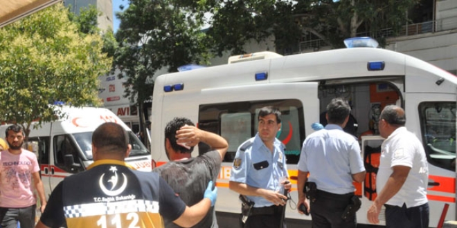 Adıyaman'da trafik kazası: 3'ü sağlık görevlisi 5 yaralı
