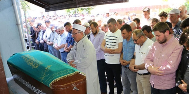 Ehliyetsiz sürücü kurbanı liseli genç toprağa verildi