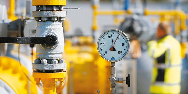 Yüksek kur ve petrolle düşük enflasyon hayal