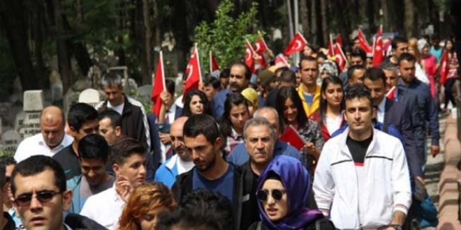 Çanakkale Kara Savaşları'nın 103. yılında yürüyüş etkinliği yapıldı