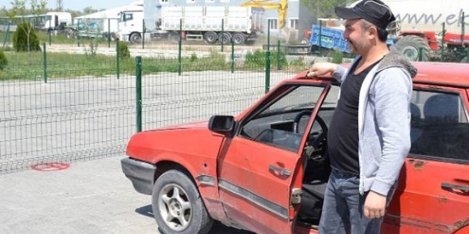 Araç muayenesine gelenler tel örgü ile karşılaştı