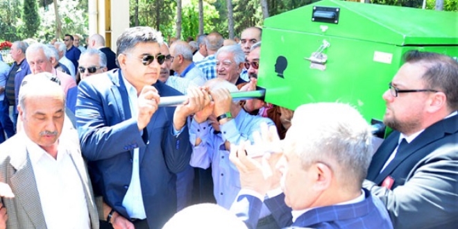 Eski Bakan Koçak, son yolculuğuna uğurlandı