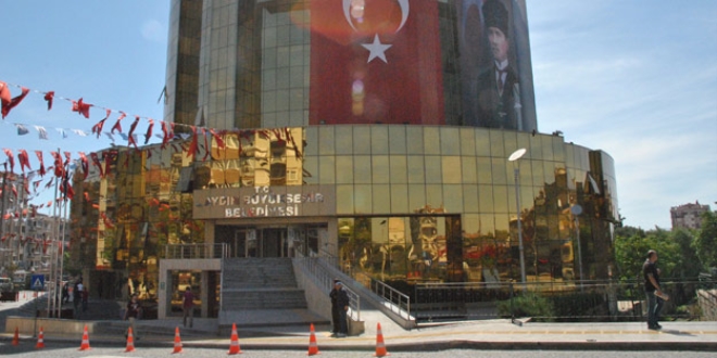 Aydın Büyükşehir Belediyesi'nden 3 istifa