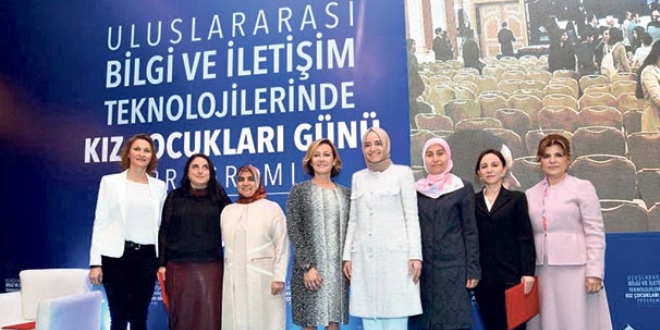 Bakan Kaya'dan mühendislik okuyan kızlara destek