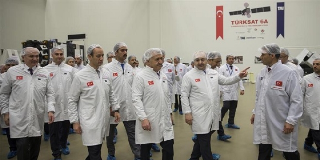 Bakanlar TÜRKSAT 6A'yı inceledi
