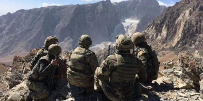 Hakkari'de 4 terörist etkisiz hale getirildi