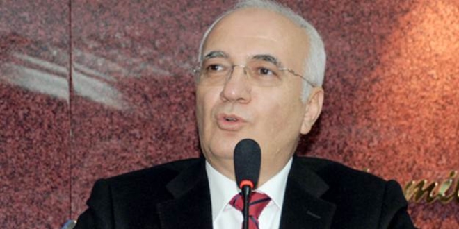AK Partili Elitaş: CHP kapısına 'kiralık vekil' yazısı astı