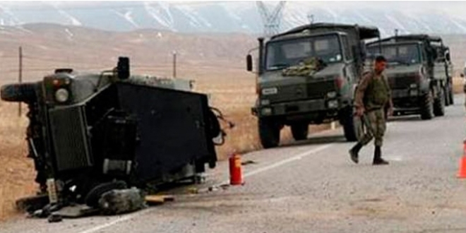 Van'da askeri araç devrildi: 3 yaralı