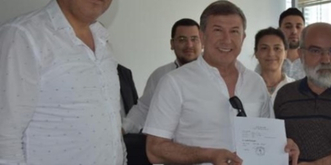 Tanju Çolak, milletvekilliği aday adaylığı için başvurdu