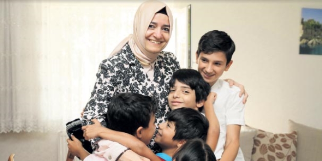 Bakan Kaya: Sokaklardaki 6 bin çocuğa el uzattık