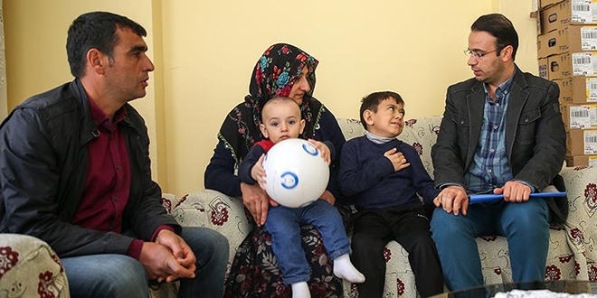 Öğretmen, diyaliz hastası öğrencisi için 'kol kanat' oldu