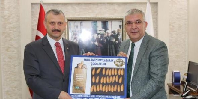 Sivas Müftülüğü 'askıya ekmek bırakmaya' çağırıyor