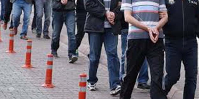 FETÖ'nün TSK yapılanması operasyonu: 2 tutuklama