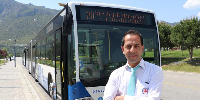 Kırmızı ışık bu otobüsü görünce yeşile dönüyor