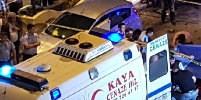 Antalya'da feci kaza: 1 ölü, 2 yaralı