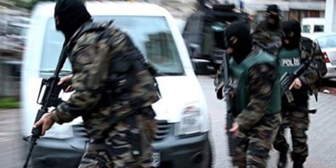 Van'da terör operasyonu: 14 zanlıdan 10'u tutuklandı