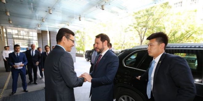Enerji Bakanı Albayrak'tan Çin'de üçüncü nükleer santral teması