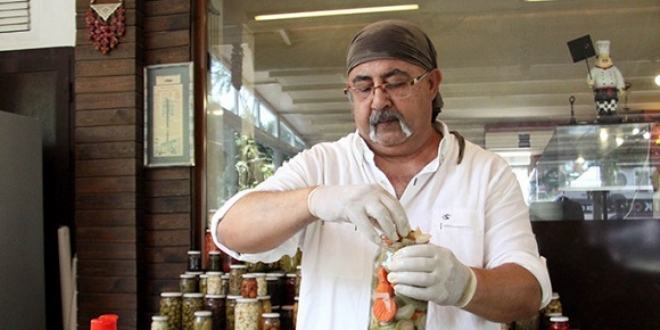 Hobi olarak başladı, 10 bin kavanoza ulaştı