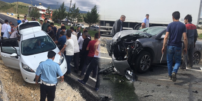 Erzincan'da trafik kazaları: 9 yaralı