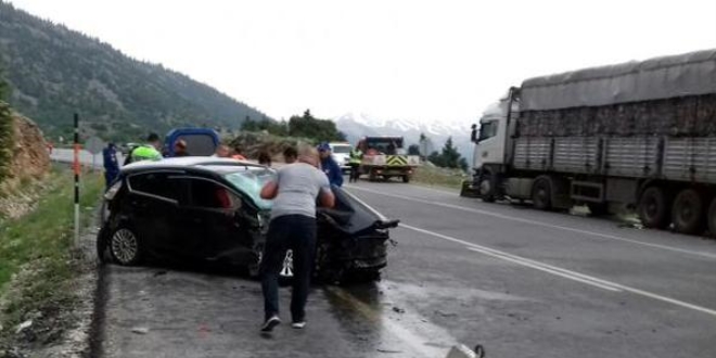 Polis memuru, trafik kazasnda hayatn kaybetti