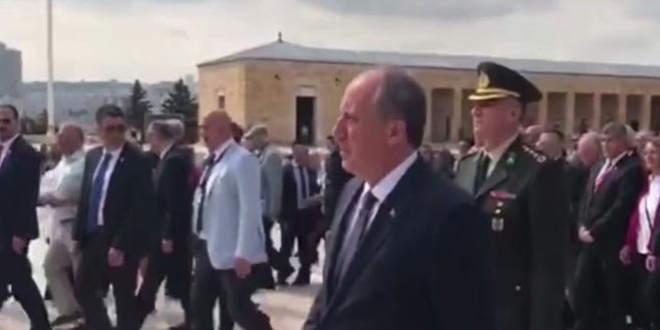CHP'nin cumhurbaşkanı adayı İnce Anıtkabir'i ziyaret etti