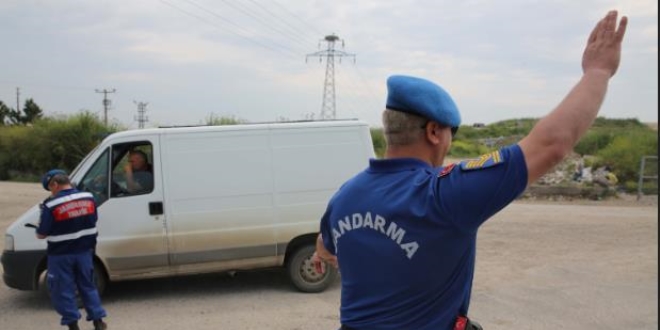 Jandarma yazlık kıyafetlerini giydi