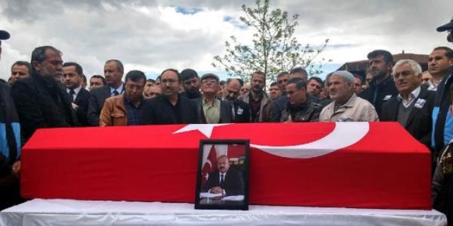 Niğde'de öldürülen başkana belediye önünde veda