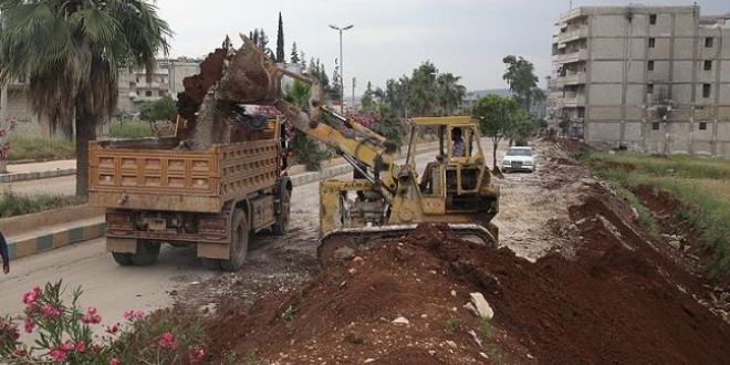 Afrin'de terristlerin dedii maynlar temizleniyor