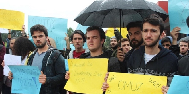 Sakarya Üniversitesi'nde öğrencilerden taşınma tepkisi