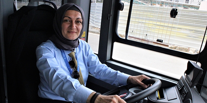 Bursa'nın şoför annesi direksiyon başında