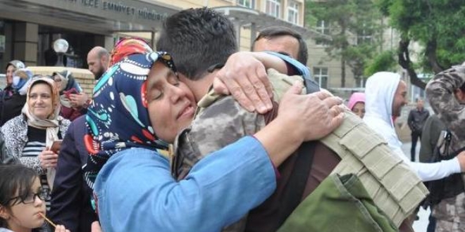 Eskişehir'de, Afrin'den dönen PÖH'lere tören