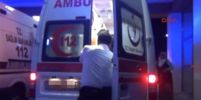 Devrilen televizyonun altında kalan çocuk ağır yaralandı
