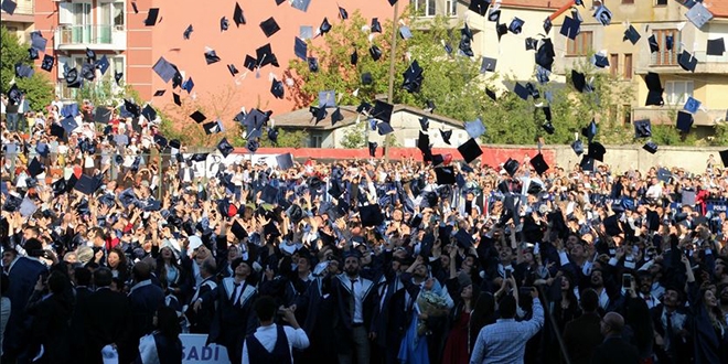 Bartın Üniversitesi'nde hüzünlü mezuniyet töreni