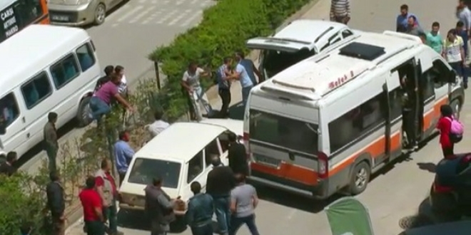 Önü kesilen dolmuş şoförü bıçağını aldığı saldırganı etkisiz hale getirdi