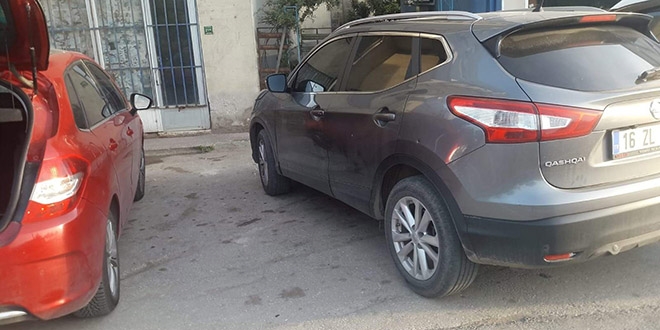 Ak Parti belediye meclis üyesi'nin aracı kurşunlandı
