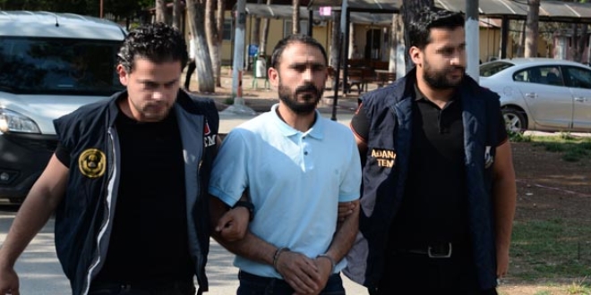 DEA'n fzecisi, Adana'da atk toplarken yakaland