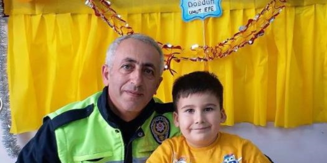 Polis memuru mesai arkadaşlarından helallik isteyip intihar etti