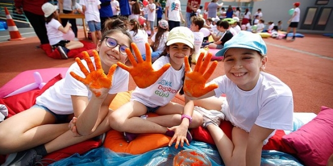 470 bin öğrenci açık havada ders yaptı