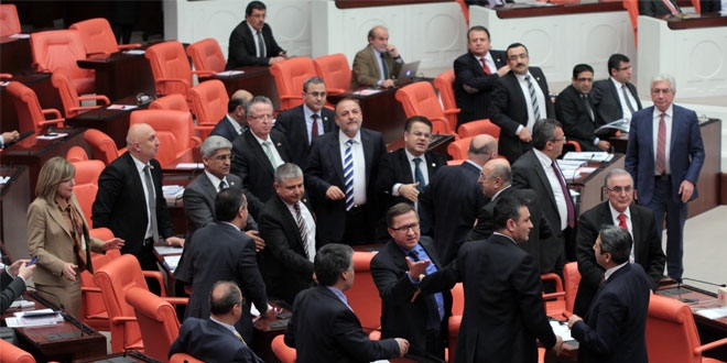 MHP'de 35 milletvekilinden 22'si yeniden aday