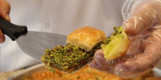 Baklavacılar Antepfıstığının ithalatını talep etti