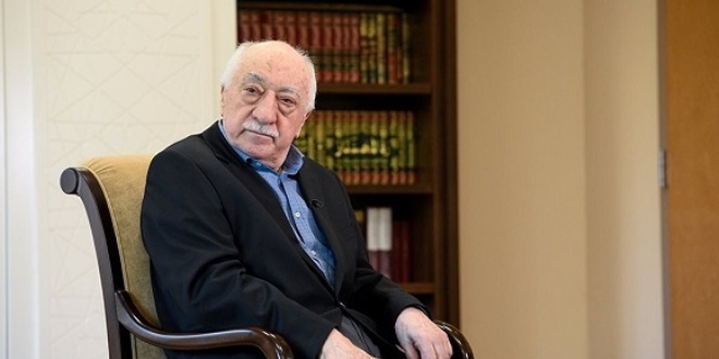 'Fethullah Gülen kırmızı bültenle aranmıyor'