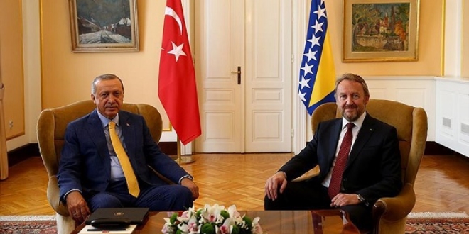 Cumhurbaşkanı Erdoğan, İzzetbegovic ile bir araya geldi