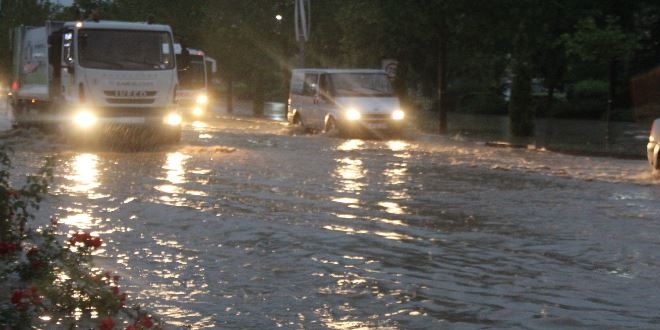 Elaz'da saanak etkili oldu