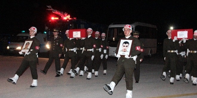 Ağrı şehitleri memleketlerine uğurlandı