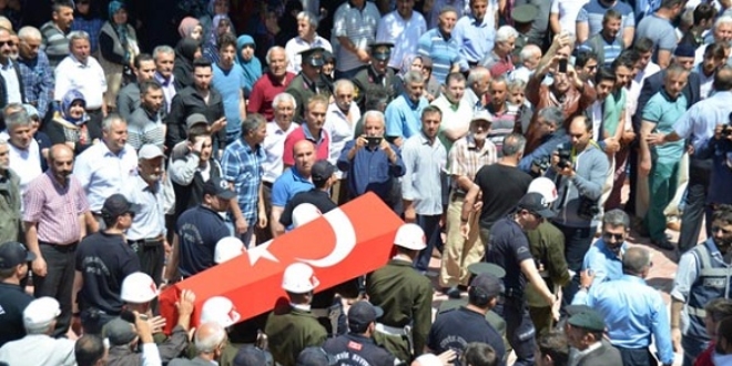 Ağrı şehidi Recep Yıldırım'ı son yolculuğuna binler uğurladı