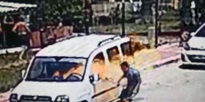 Husumetli olduğu kişinin aracını benzin döküp yaktı!