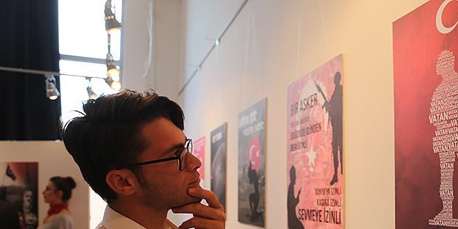 Üniversite öğrencilerinin 'Şehitlik ve Vatan' sergisi ilgi gördü