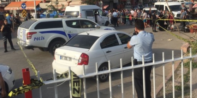 Adana'da araç parkı kavgası: 1 ölü, 9 yaralı