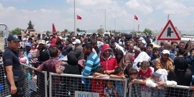Bayram nedeniyle 10 bin Suriyeli ülkesine gitti